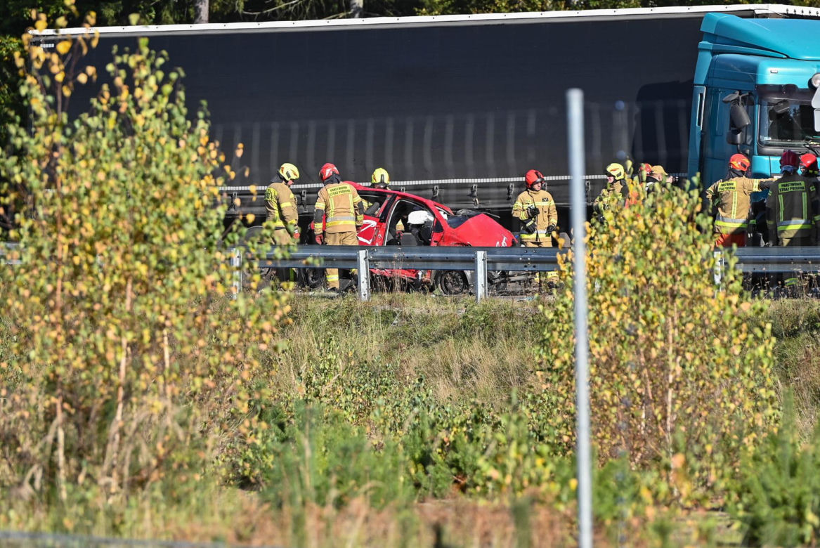 Ciężarówka zmiażdżyła auto nauki jazdy