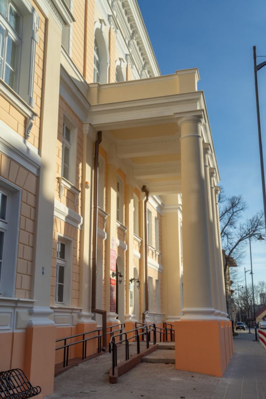 Wydział Ekonomii i Zarządzania UwB przy ul. Warszawskiej 63 przeszedł remont [ZDJĘCIA]