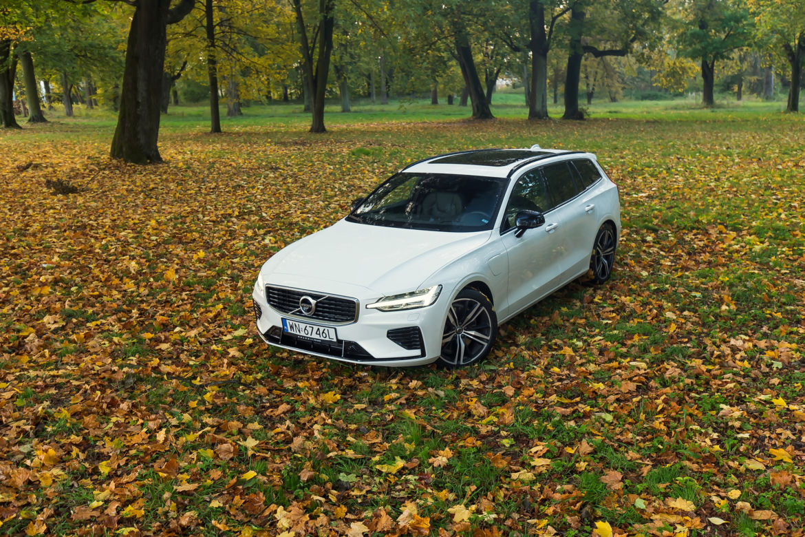 Volvo V60 T8 Twin Engine AWD R-Design AT8