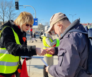 W walentynki policja przypomina, że kochać musimy się też na drodze