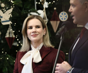 Marta Nawrocka w czerwieni