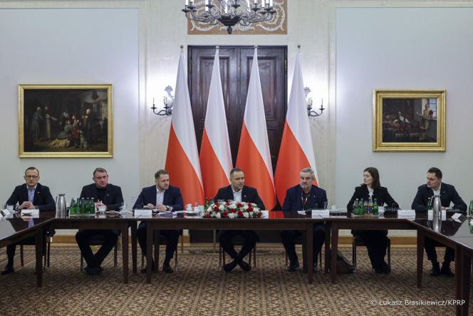 Prezydent Nawrocki rozmawia z rolnikami w Warszawie