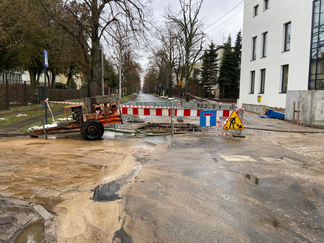 Dziury urywające zawieszenie i źle łatane jezdnie. Łodzianie są załamani stanem dróg w mieście