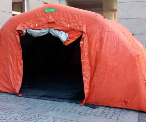 Sąd Okręgowy w Olsztynie - namiot dla interesantów