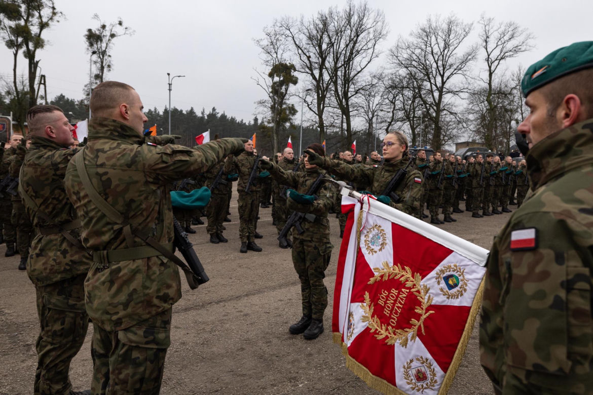 Karol Nawrocki pojawił się na przysiędze żołnierskiej kolegi z ringu