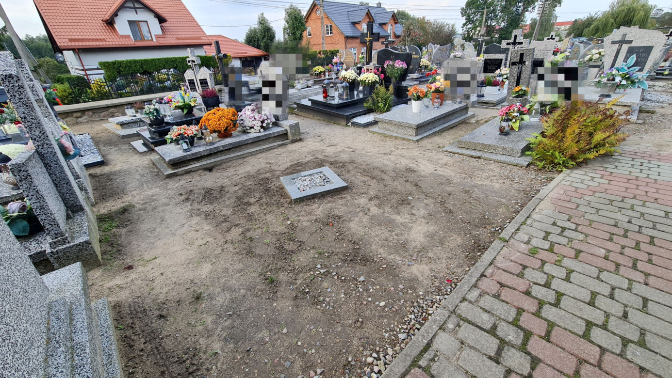 Po wujku i dziadku została jedynie ziemia przysypana kamyczkami