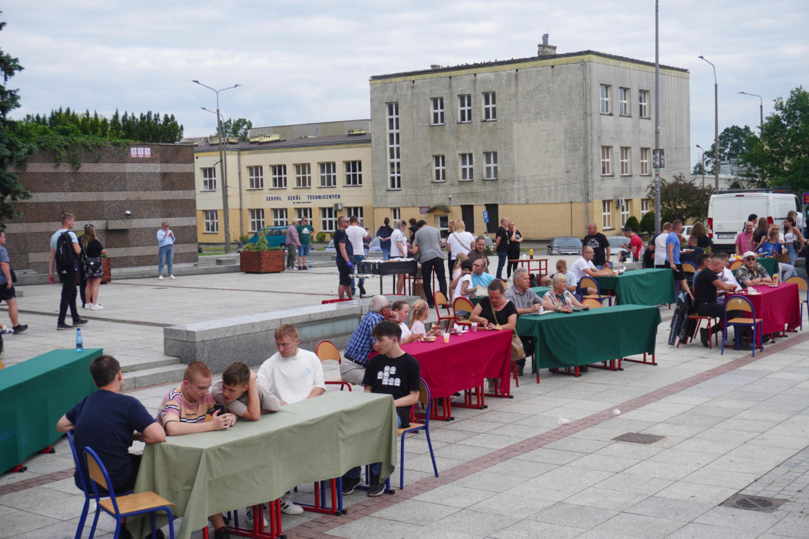 Piknik mieszkańców z karatekami w Skarżysku-Kamiennej