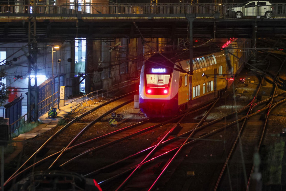 Niemcy/ Prezes Deutsche Bahn: ruch kolejowy stopniowo wraca do normy (opis) Awaria systemu łączności radiowej GSM-R wymusiła zatrzymanie wszystkich pociągów w całym kraju na czas ok. dwóch godzin