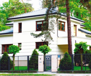 Najpiękniejsze ogrodzenia: masywne słupki