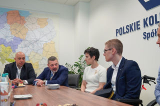 17-letni Dominik w siedzibie PKP na zaproszenie przewoźnika