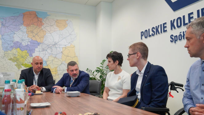 17-letni Dominik w siedzibie PKP na zaproszenie przewoźnika