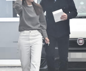 Marcin Mroczek z dziewczyną w cukierni