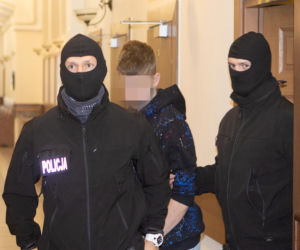 Zabił kolegę, poćwiartował i wyniósł w walizce. Szczątki zakopał w parku miejskim. Biegli nie mają wątpliwości