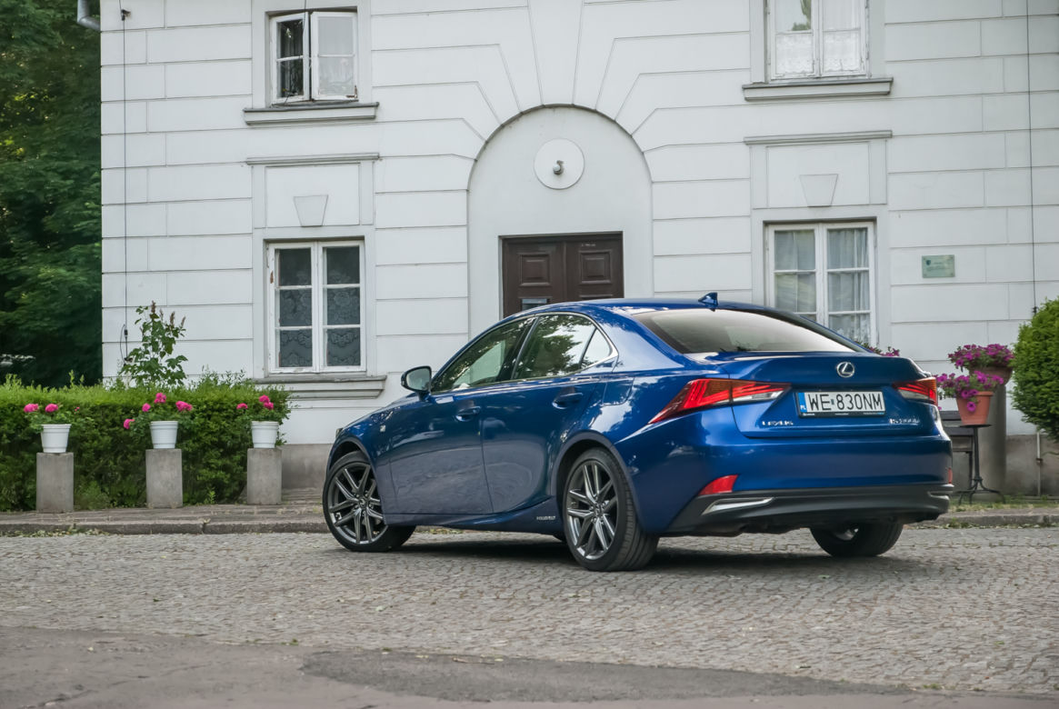 Lexus IS300h F SPORT