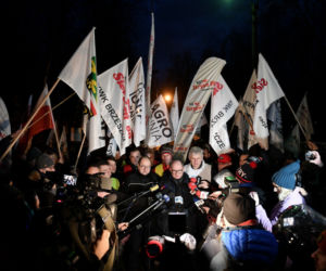 Górnicy na torach. Wraz z Agrounią blokują dostawy węgla do elektrowni