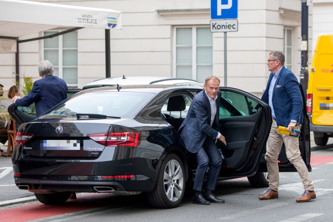 Tusk i ambasador USA spotkali się przy tatarze