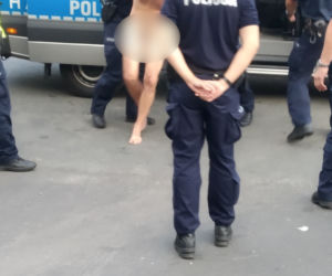 Golas zaatakował policjanta. 
