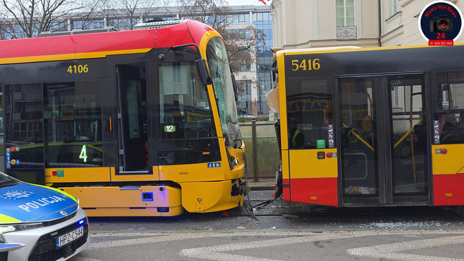 Zderzenie tramwajów i autobusu w Warszawie 18.11.2025