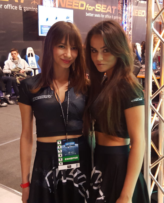 Hostessy i cosplay'e na IEM 2016