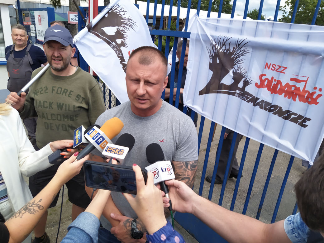 Trwa strajk generalny w Altrad Mostostal. Protestujących poparli związkowcy z Mostostalu Siedlce - zobacz zdjęcia!