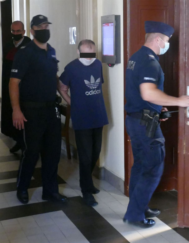 Brat chciał go zadźgać, zginął pod kołami auta