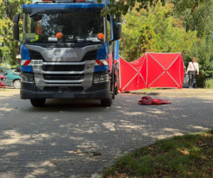 Śmiertelny wypadek w Warszawie. Nie żyje kobieta