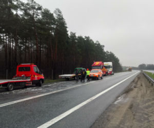 AKTUALIZACJA! Śmiertelny wypadek na S1 w Mierzęcicach. Nie żyją dwie osoby. Jedną z ofiar jest niemowlę! [ZDJĘCIA]