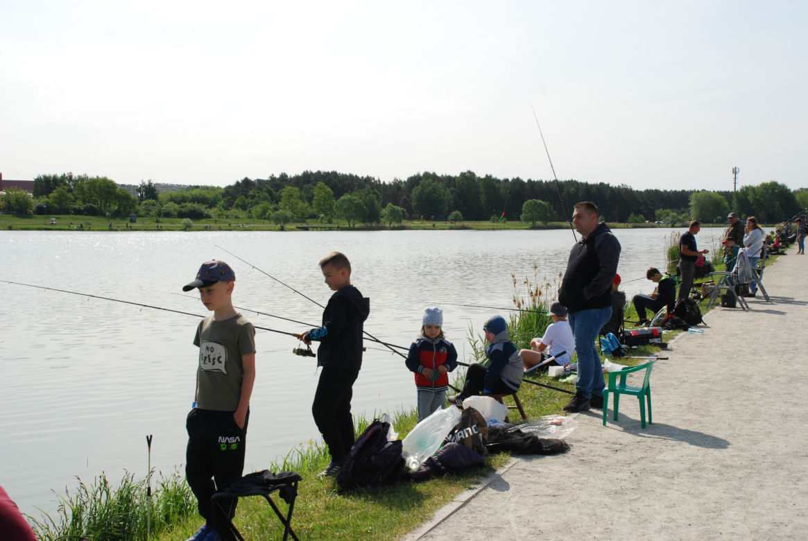 Zawody wędkarskie nad zalewem Muchawka i piknik wędkarski w Siedlcach