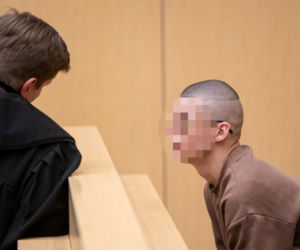 Przed Sądem Okręgowym w Poznaniu stanęli oskarżeni o porwanie i próbę zgwałcenia 16-latka