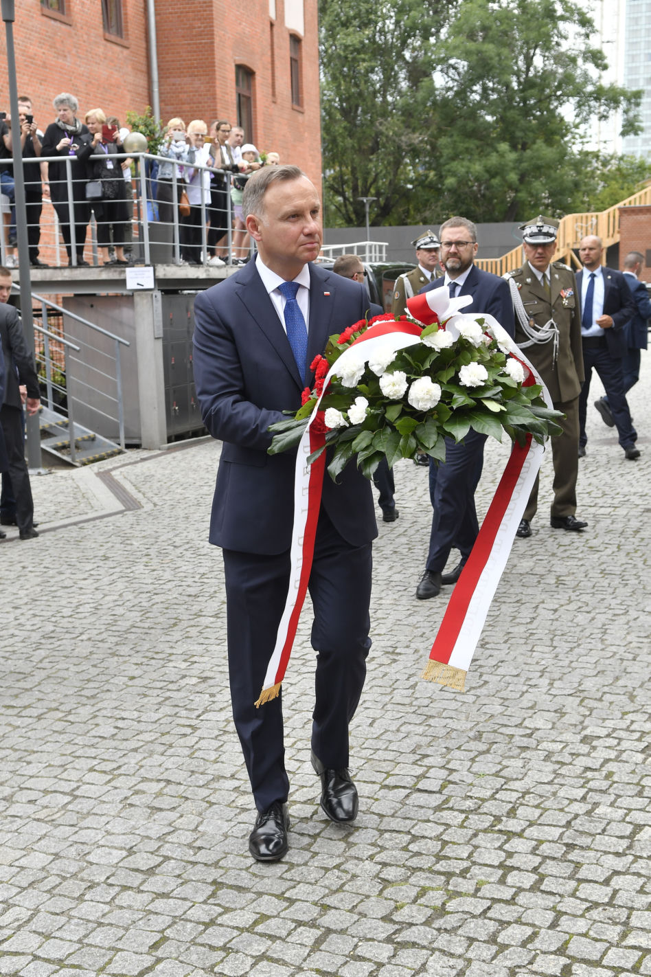  Andrzej Duda i Rafał Trzaskowski dziękują powstańcom