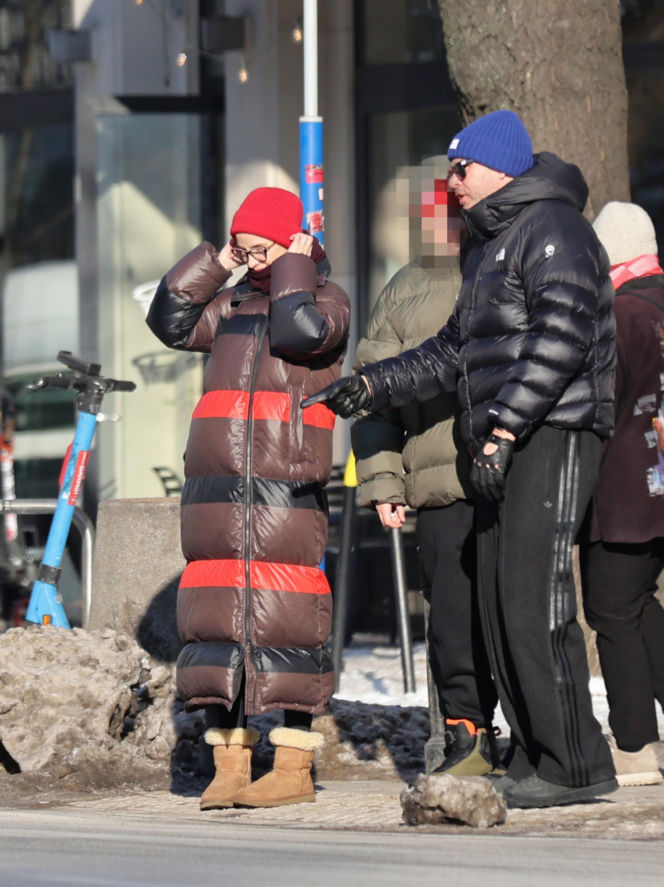 Tomasz Karolak  i Viola Kołakowska na spacerze