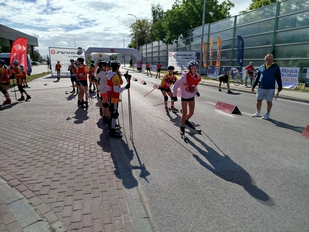 Zawody o Puchar Polski na nartorolkach Marwe Cup 2025 zostały zainaugurowane w Siedlcach