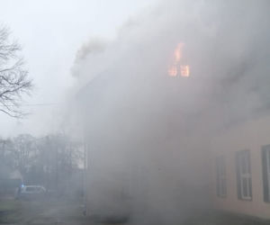 Pożar domu w Karpnikach na Dolnym Śląsku