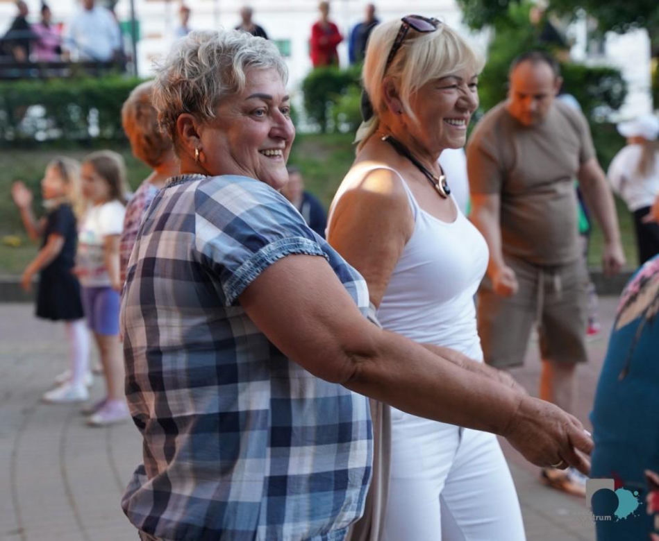 Potańcówka pod chmurką