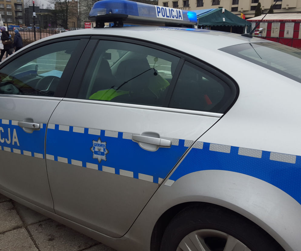  Policjanci z Łodzi zatrzymali sprawcę napadów na dwa salony jubilerskie i lombard