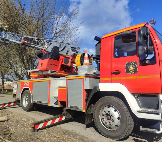 Interwencje Strażaków przy likwidacji szkód spowodowanych przez gwałtowny wiatr i burze