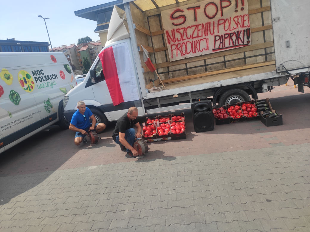 Protest producentów papryki w Radomiu