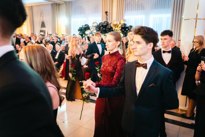 Studniówka 2026 młodzieży z IV LO im. Hetmana Stanisława Żółkiewskiego w Siedlcach