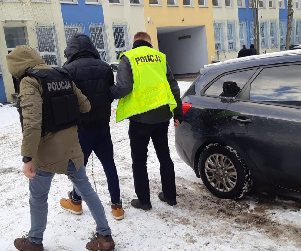Narkotyki znalezione na toruńskiej starówce. 27-latek jest w rękach policji
