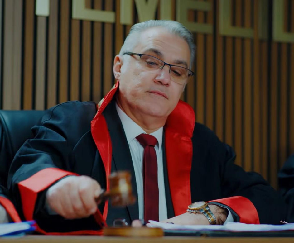 Dziedzictwo, odcinek 1049: Aynur chwilowo odzyska wolność i odsunie od siebie Sinana. Przed czym chce go chronić?