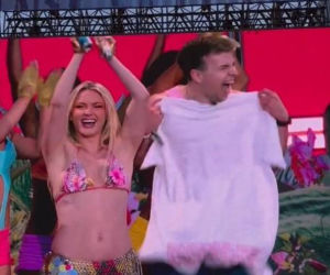Radny z Konina na scenie z Zara Larsson