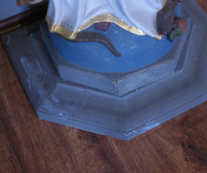 Dorobili buty Matce Boskiej