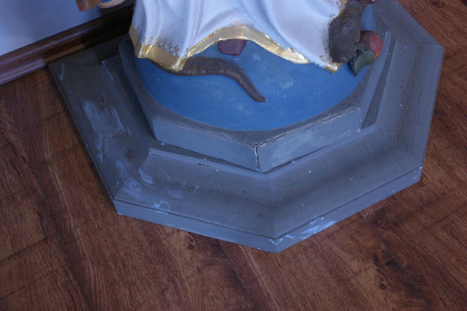 Dorobili buty Matce Boskiej