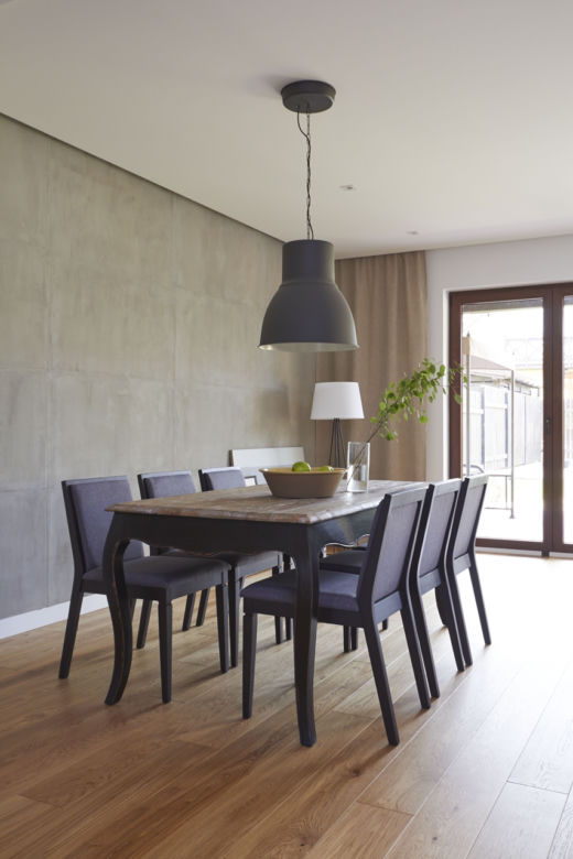 Lampa w stylu industrialnym w jadalni