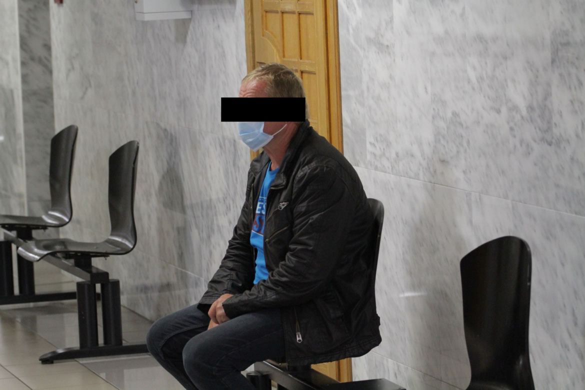 Zdziechowice Drugie. Poćwiartowane kawałki ciała na posesji. Oskarżony zaskoczył w sądzie