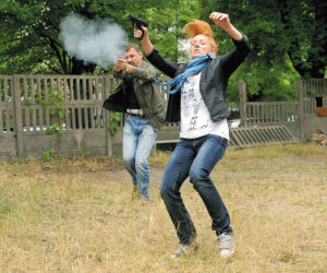 Komisarz Alex 4 sezon. Lucyna (Magdalena Walach) ranna w strzelaninie
