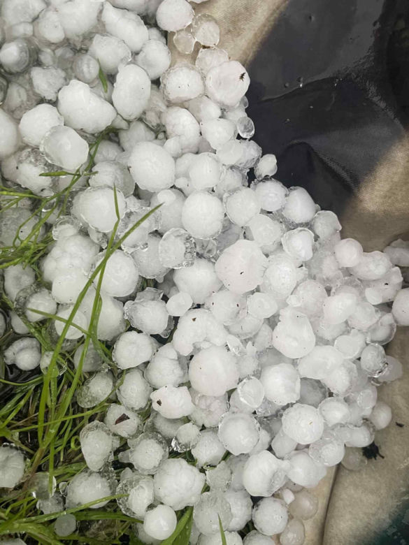 Groźne burze suną przez Dolny Śląsk. Gradobicie w okolicy Bolesławca, trudna sytuacja na A4 