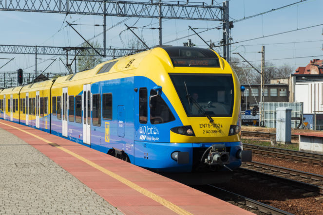 Potężna awaria kolejowa. Pasażerowie utknęli na peronach, opóźnienia sięgają dwóch godzin