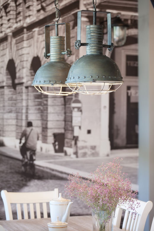 Lampy w jadalni w stylu industrialnym