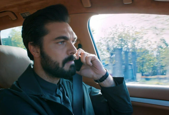 "Dziedzictwo", odcinek 861: Ferit nie może wybaczyć Ayse, że wraz z Korayem tak długo go oszukiwali. Mężczyzna porywa Dogę!